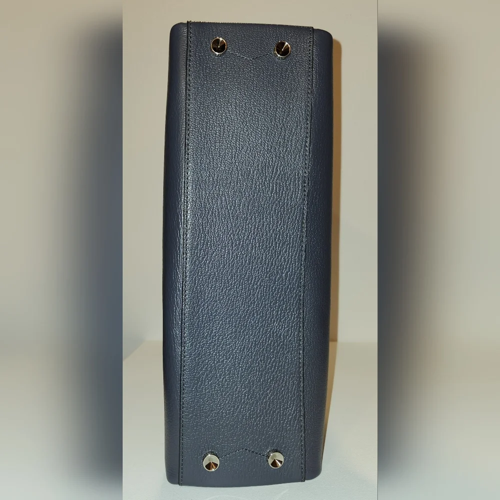 NWT! Henri bendel riverside carryall gray leather Satchel with buckle - Picture 8 of 10